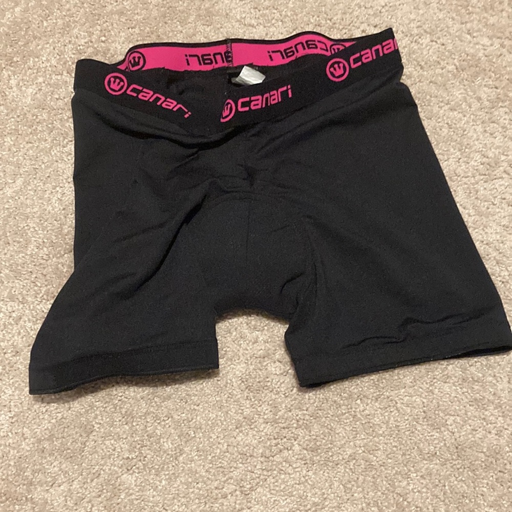 Canari bicycle shorts medium